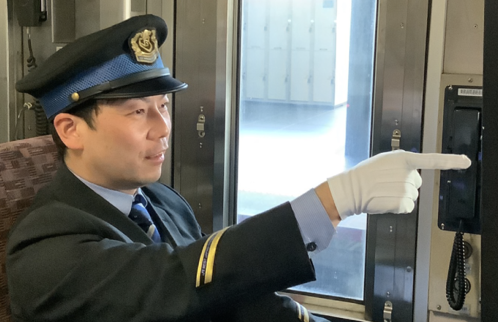 本物のJRの運転士さんが<br>ふだんのお仕事を伝授！楽しい体験コーナーも