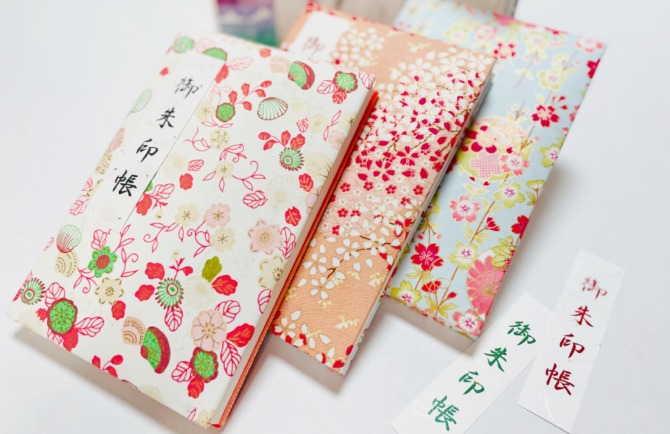 
                      〈GW特別企画・ものづくりウイーク〉<br>気分はちびっこ伝統工芸職人！和紙を学んで御朱印帳をつくろう
                      